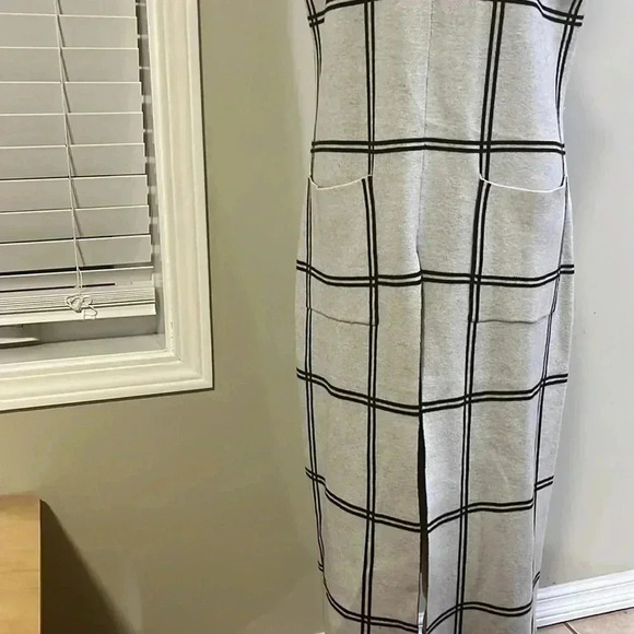 [L]Tahari Long Tunic  Sweater with front Slit - Picture 2 of 8